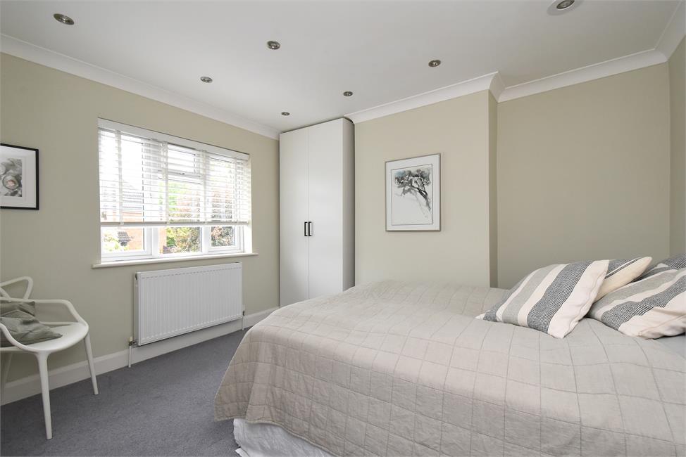 5 Bedroom House SE22 0JT Barry Road Pickwick Estates 5-bedroom-house-se22-0jt-barry-road-pickwick-estates